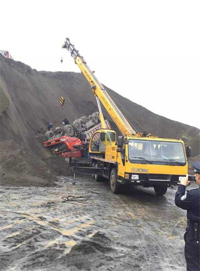 西平上犹道路救援